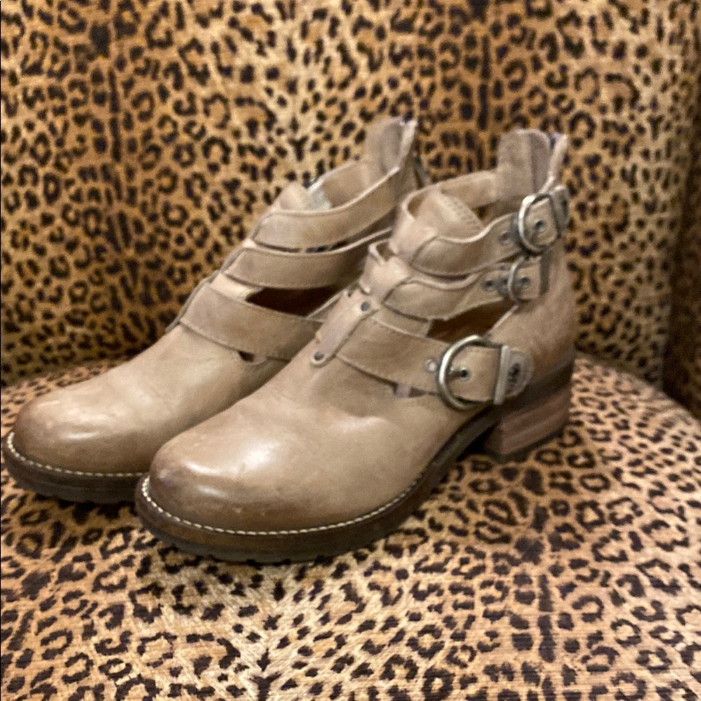 Stylish Tan Ankle Boots with Buckle Detail